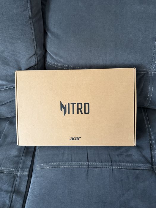 Acer Nitro V14 White Ryzen 7 8845HS RTX4050 6G 16/512 DDR5 2 zile powr