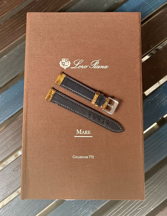 Curea pentru ceas lucrata manual din piele italiana unica