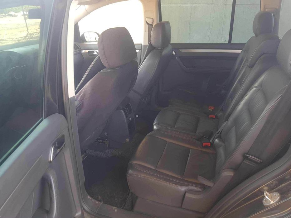 Vând vw Touran an 2005