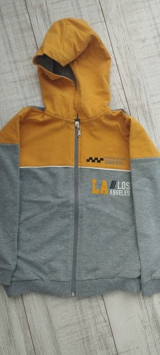 Суичъри 3 броя за 15лв. размер до 128см или 8години