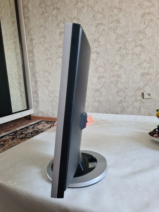 Монитор Самсунг 713BM