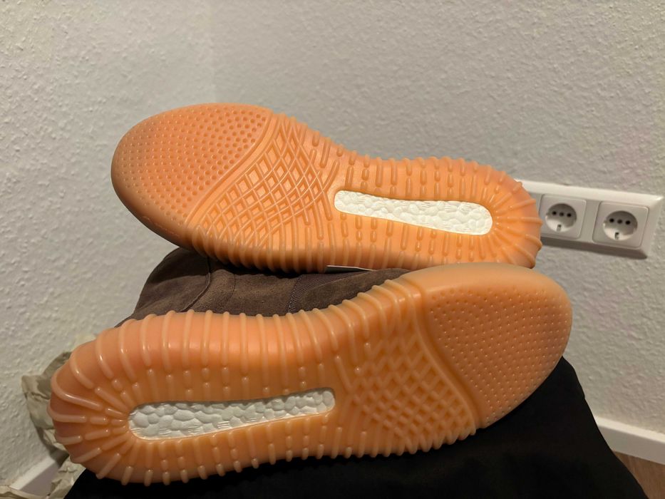 Yeezy Boost 750 BY2456 Чисто нови