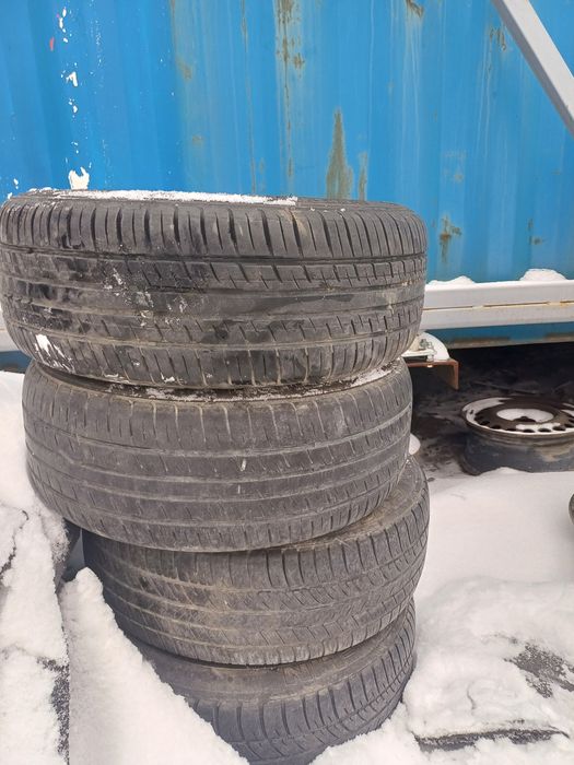 Диски с резиной.