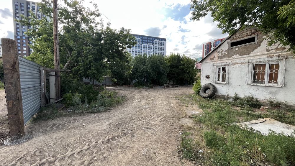 Сдам дом и территорию первая линия