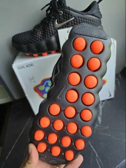 Nike Mind 002 Black Hyper Crimson (36-46 номер)