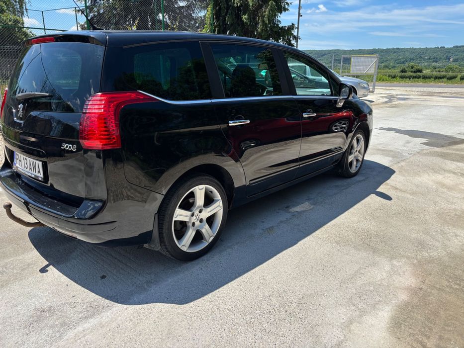 PEUGEOT 5008 2011 — imagine 4