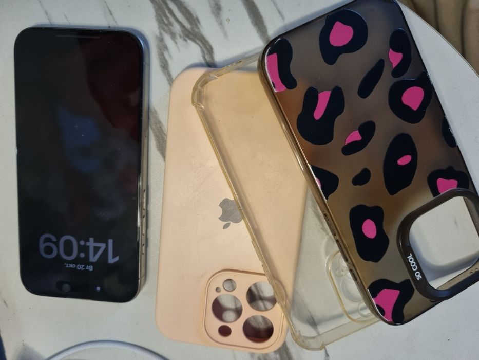 iPhone 15 pro 256 88% батарея