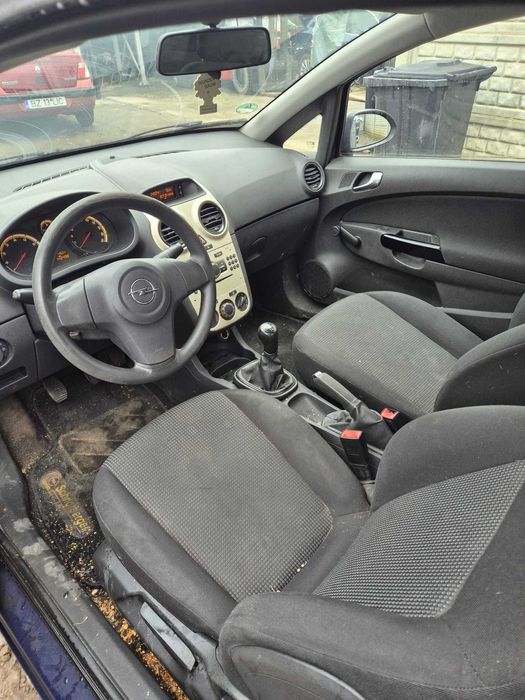 Dezmembram Opel Corsa D Coupe bara/aripa