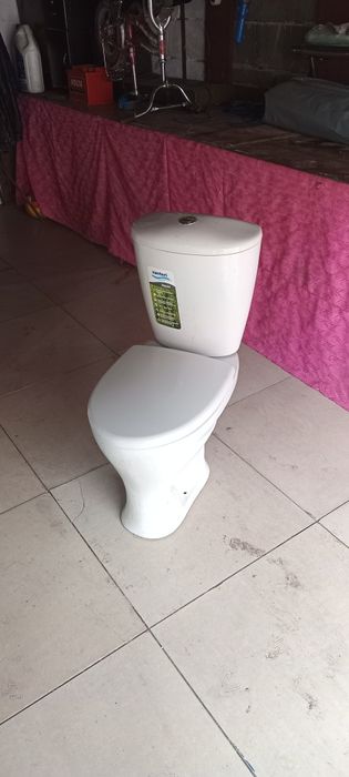 Продам унитаз 10000