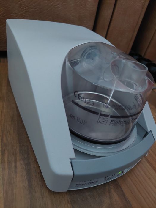 Aparat de apnee cu umidificator Fisher & Paykel hc 221, folosit putin