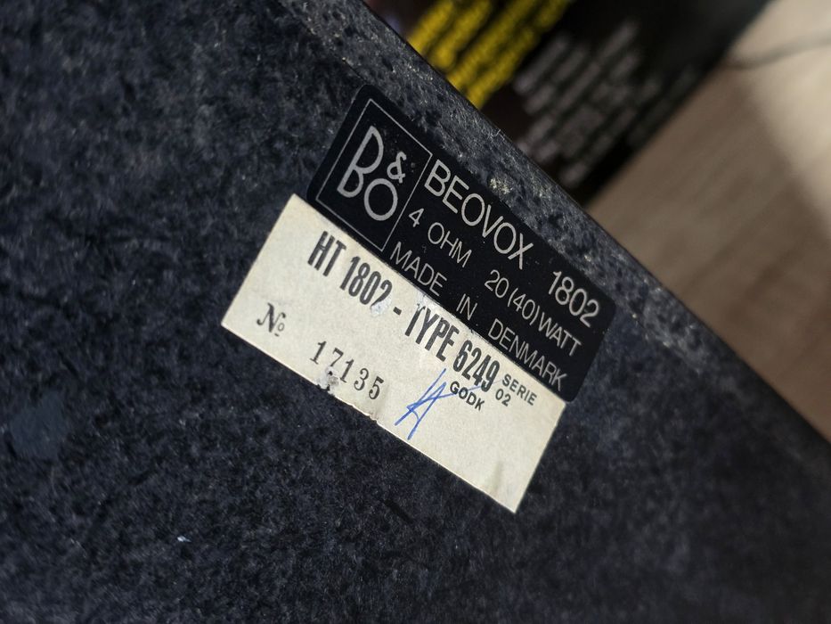 Boxe BANG & OLUFSEN BEOVOX 1802 hi-fi retro , lemn vintage,  slim