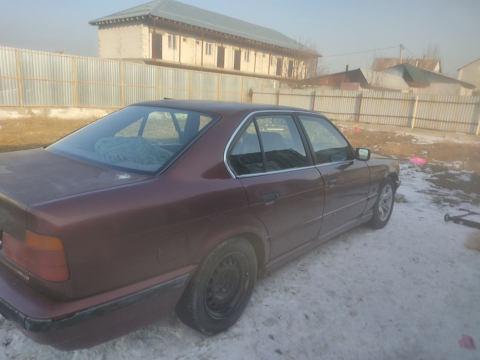 Продам е 34 1991год ванос 2.5 объем,газ бензин