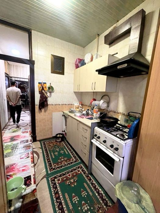 Tinchli metro 3/5/5 balkon 2/6 srochno sotiladi