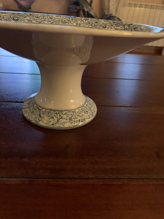 Richard купа на столче