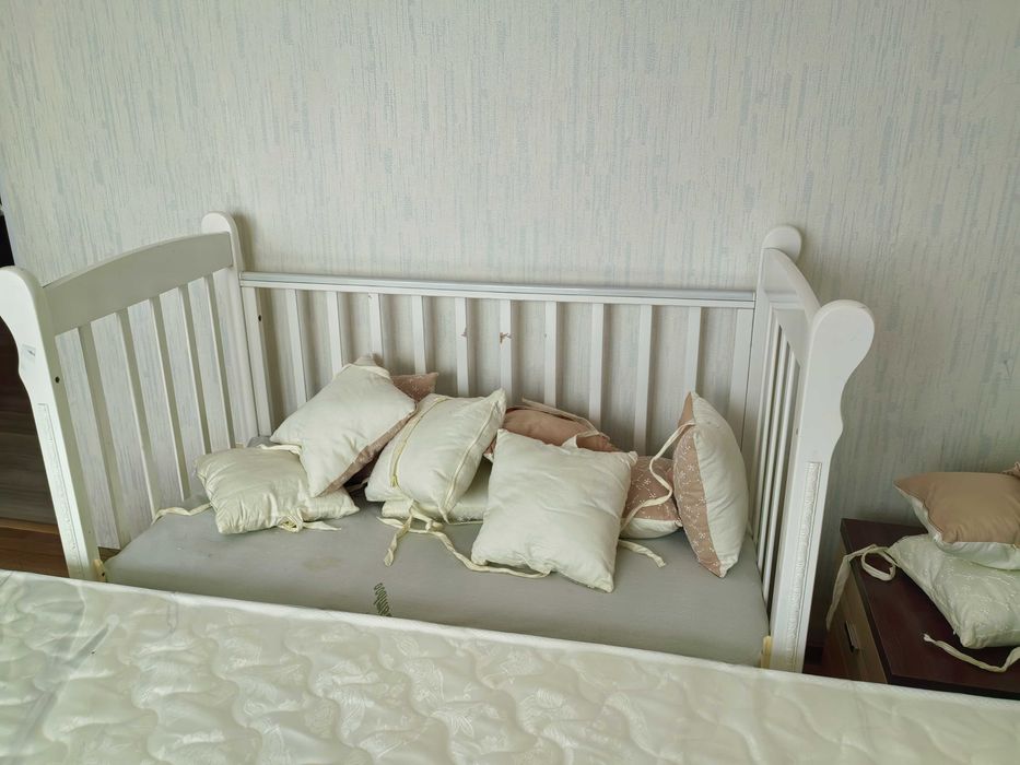 Отдам детскую кроватку.
