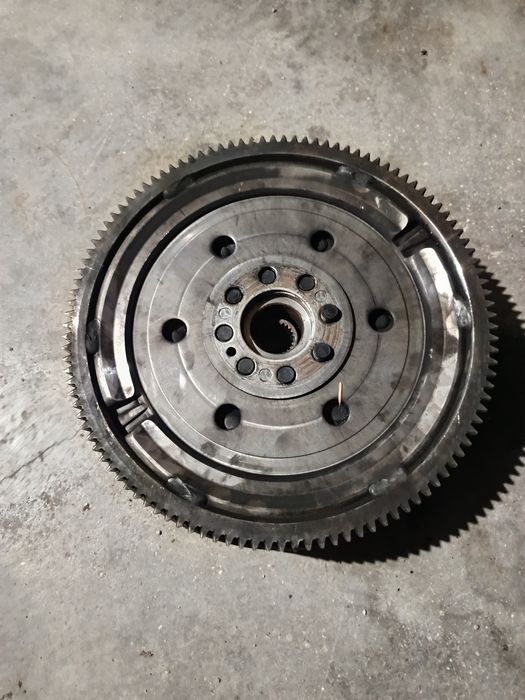 Съединител със маховик свален от Мазда 6 2.0 дизел