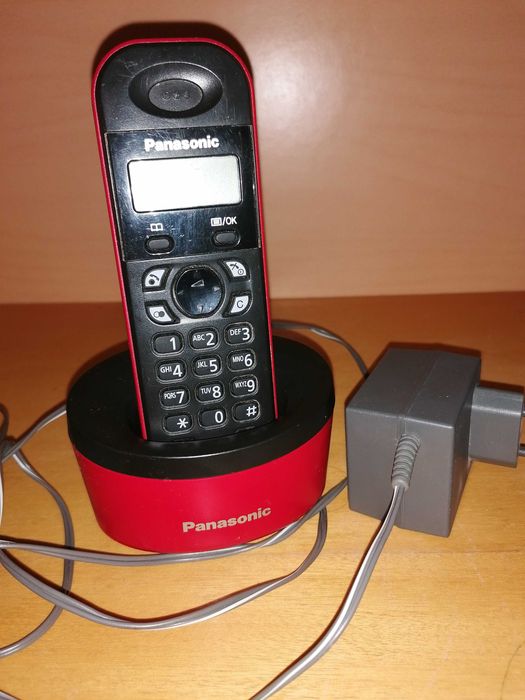 Стационарен телефон "Панасоник" .