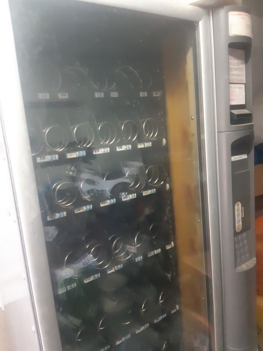 Вендинг снек аппарат сатылады