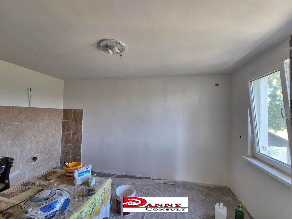 Къща с 5800 кв.м. двор в с. Климентово, обл. В.Търново