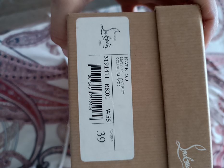 Продам оригинальные Лабутены