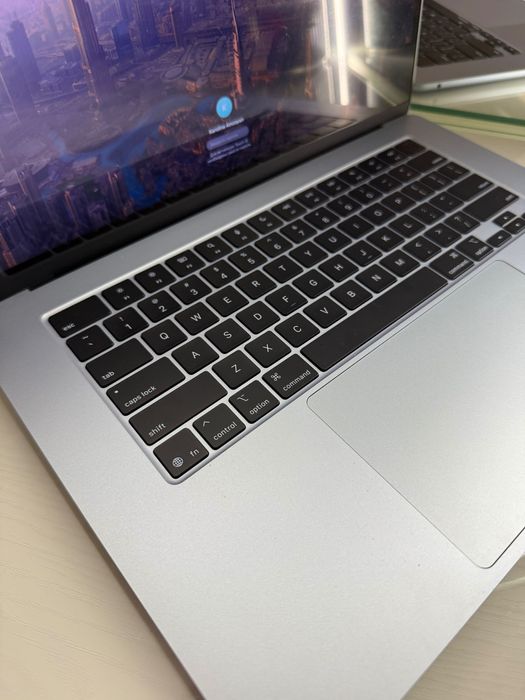 MacBook Air M4 15' 16/512