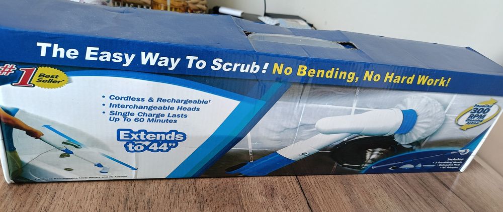 Безжична четка с сменяеми глави.