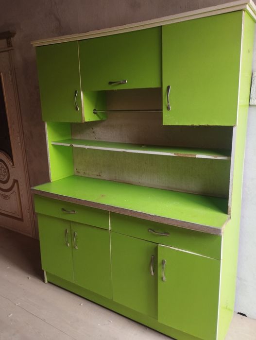 Кухини мебел сотилади