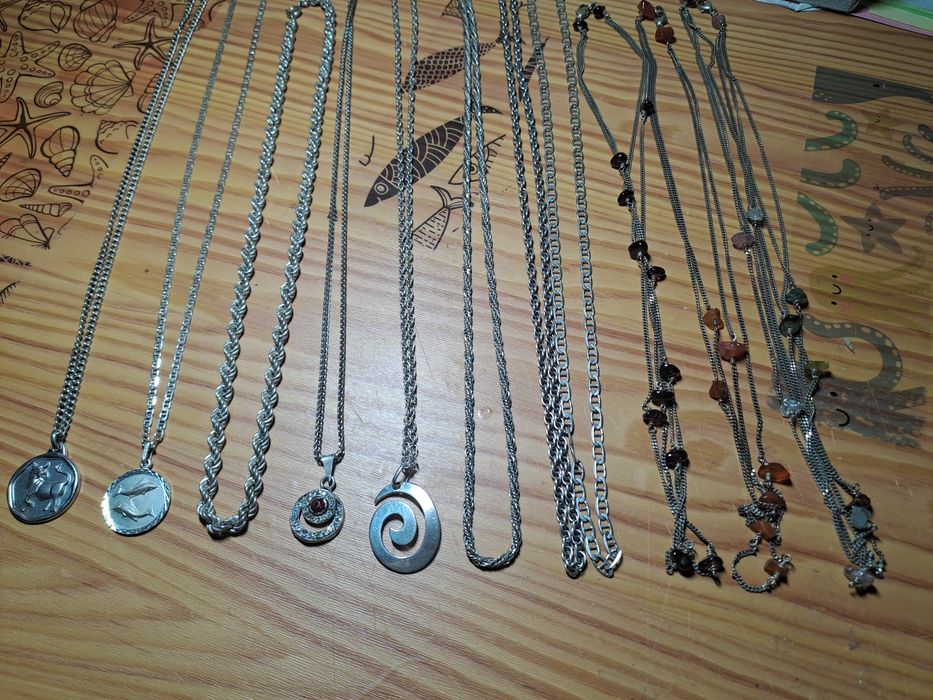 Lot argint compus din lanturi pentru femei