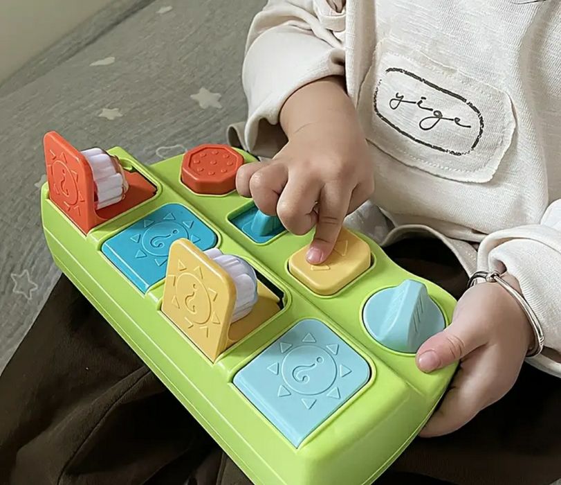 Интерактивна образователна играчка – Pop-up кутия с животни криеница