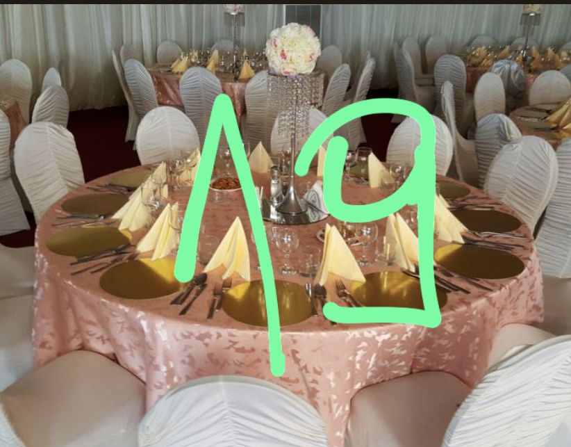 Vand fete masa rotunde brocard + huse diverse culori