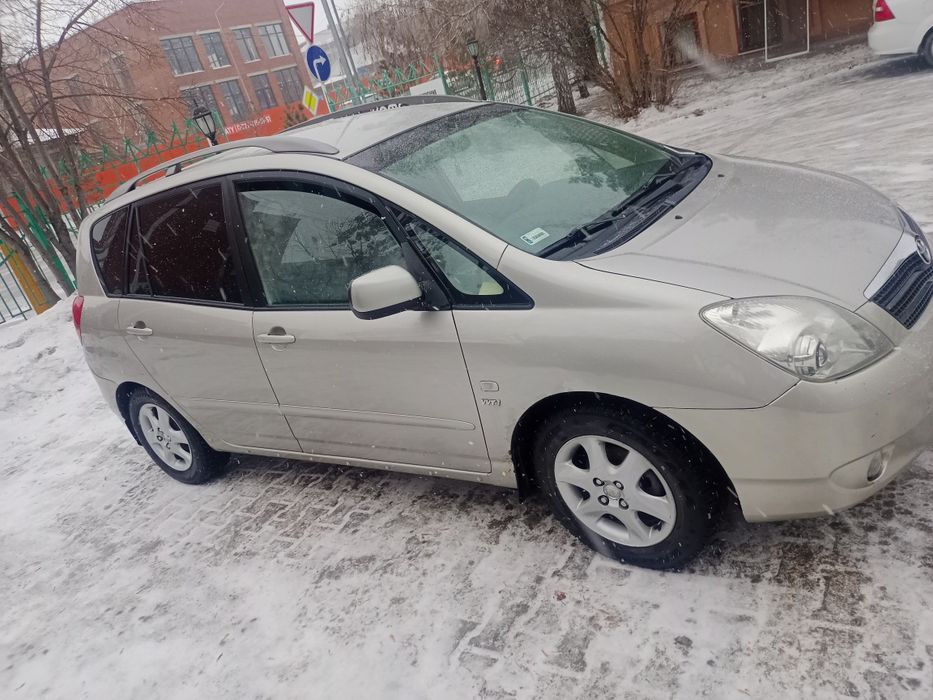 Продам toyota в хорошем состоянии раз бензин