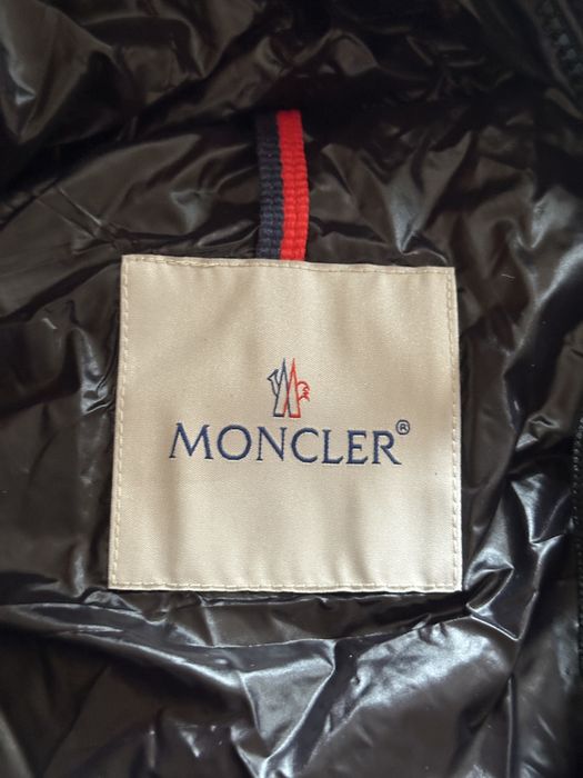 Vesta Moncler Neagra, umplutura premium Puf, S