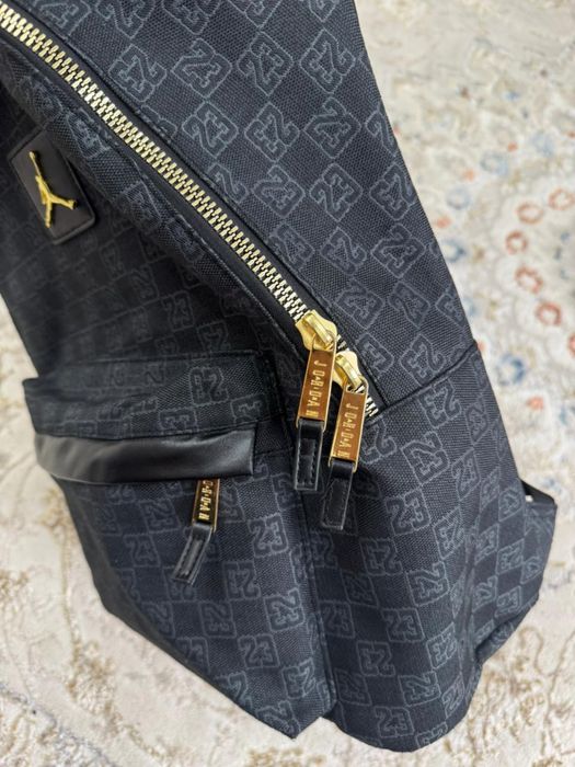 Продаю рюкзак jordan