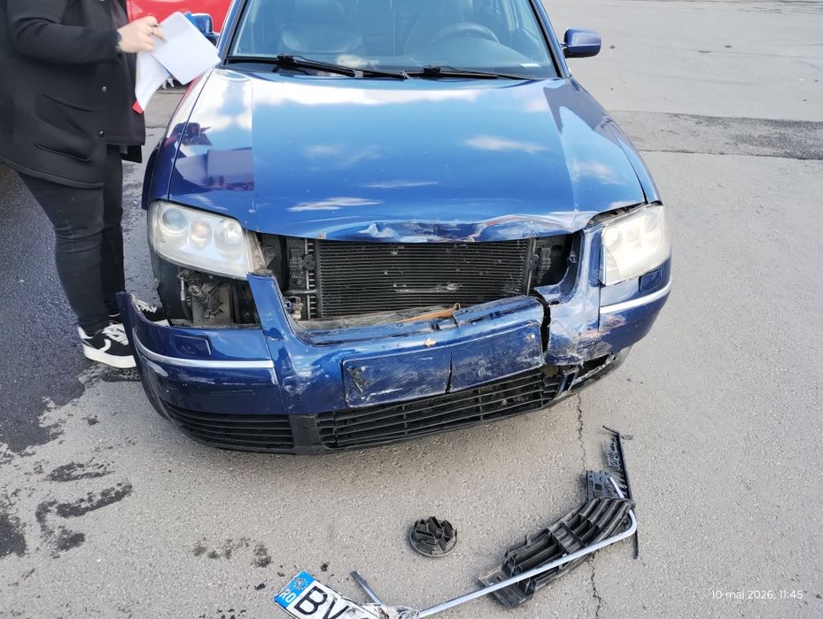 Vând VW Passat, 2,5 TDI, V6, din 2001 lovit