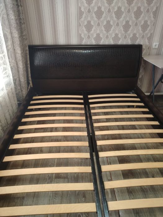 Кровать с матрасом
