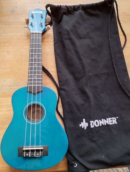 Продается гитара Акулели