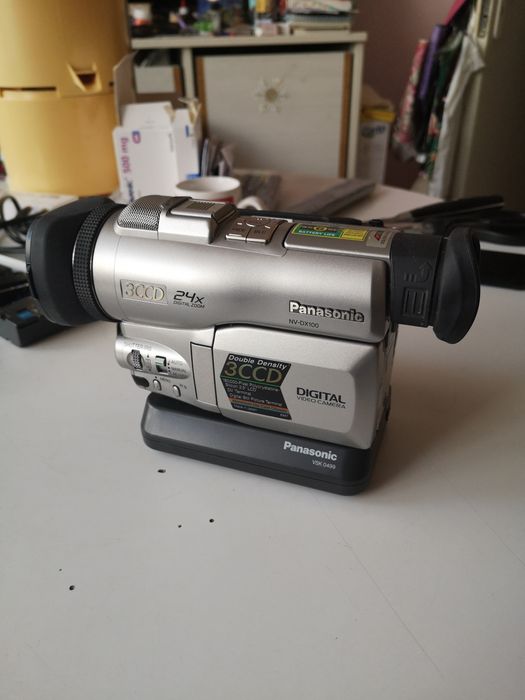 Дигитални видео камери MiniDV Panasonic и JVC