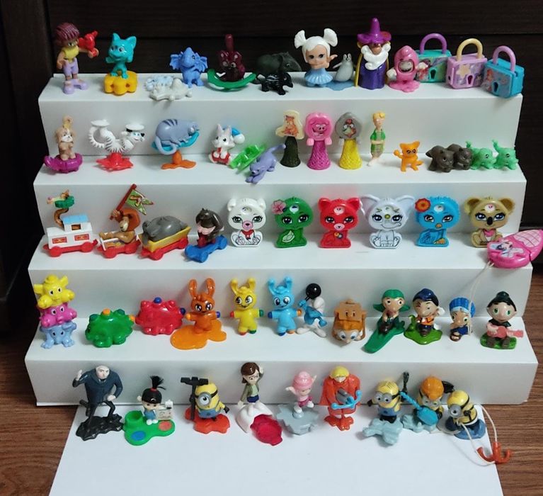 Игрушки киндер единички и сериями