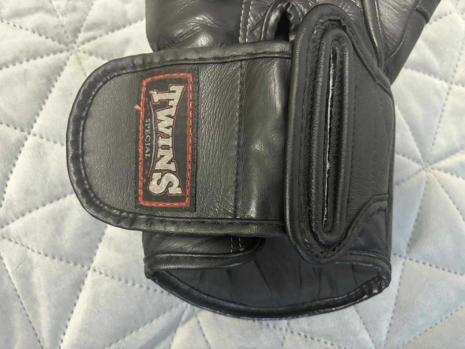 Боксови ръкавици TWINS SPECIAL