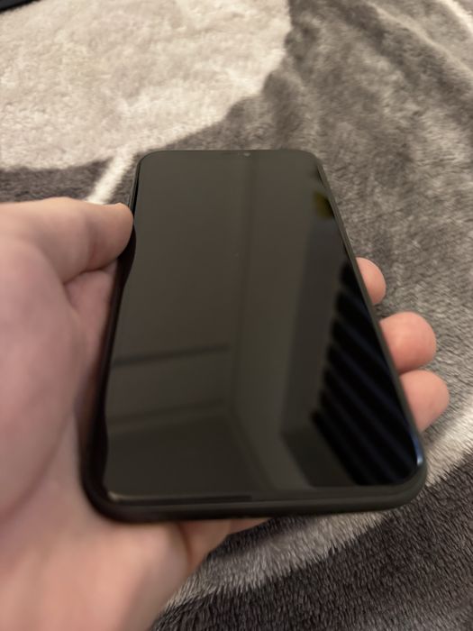 Vand Iphone 11 64gb, Negru