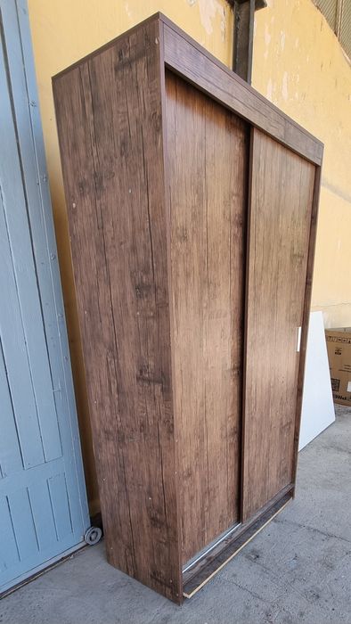 Oila uchun shkaf yangidek, qulayliklari zo'r...