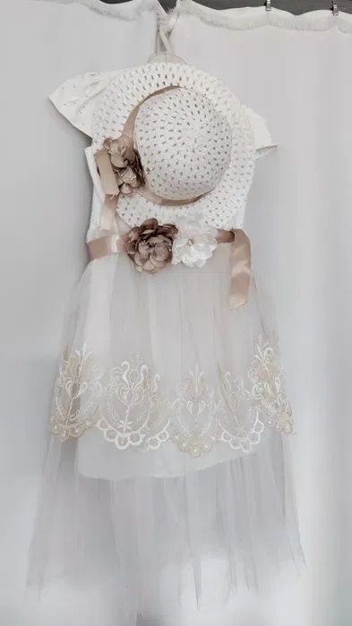 Детска рокля JUNONA размер 122см / 7 години + Шапка + Обувки