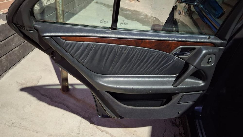 Мерседес W210  продам