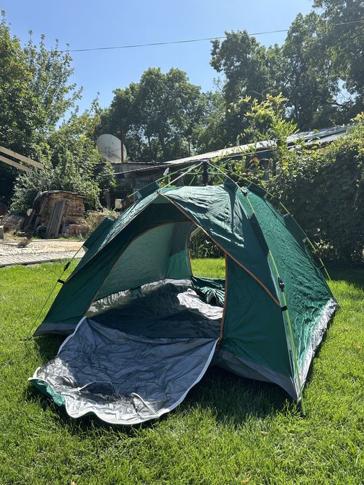 Палаткв трёх местная