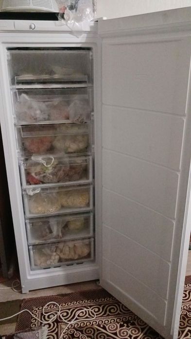 Морозильная камера и тестораскатка