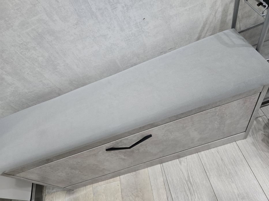 Продаю уголок для обуви