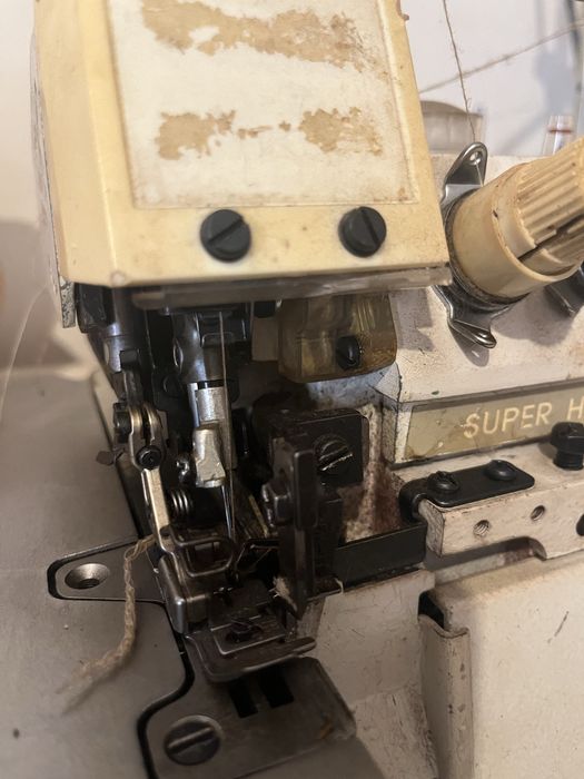 Masina de surfilat industriala, motor 220v, perfect dunctionala