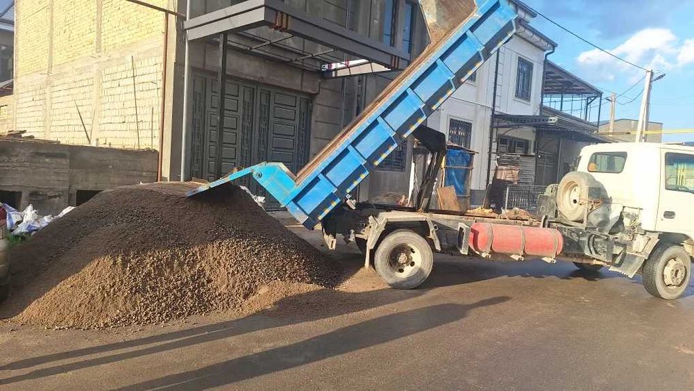 Доставка песка, клинца и щебня на ЗИЛе. Привезем быстро!