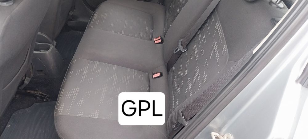 Opel Corsa 2012//1,4 GPL+ Benzină