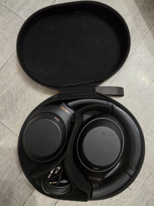 Sony WH-1000XM4 черный